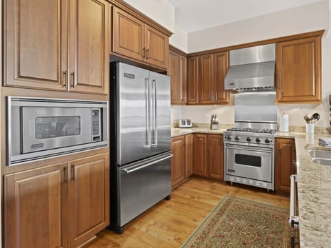 Condo 7408 - Fully Furnished Kitchen