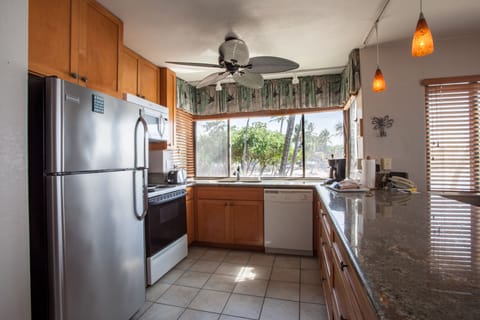Spacious modern kitchen.