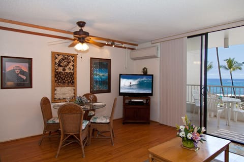 Large TV, dining for 4, and air conditioning throughout the unit
