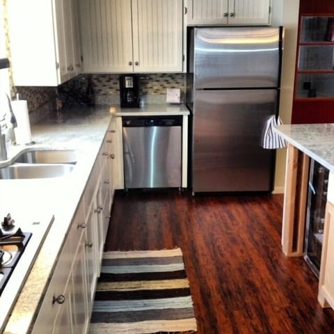 Granite counter top, and all new stainless steel appliances