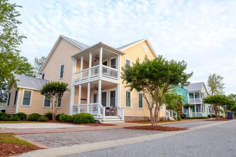Welcome to Crazy Birds in Southport, North Carolina!
