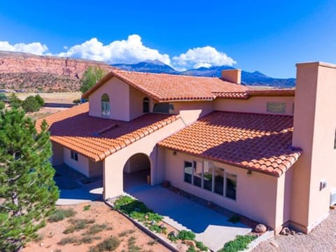 Our "home away from home" - The Cliff View House!!! 