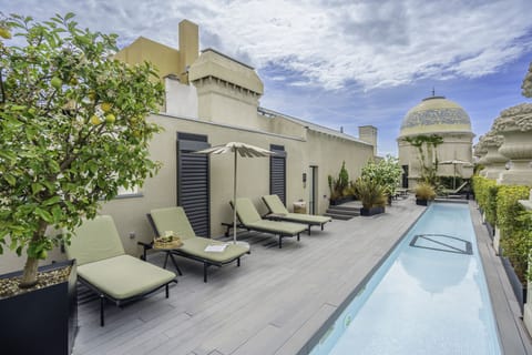 Rooftop pool
