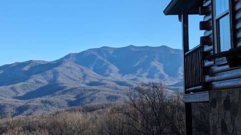 Looking straight into The Great Smoky Mountain National Park, notice only 1 roof