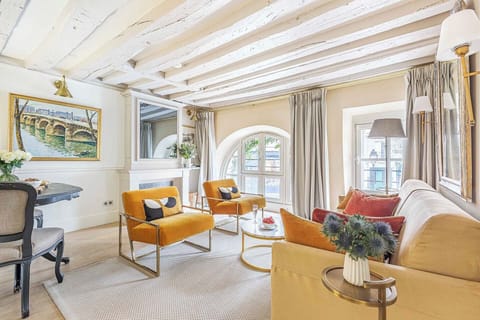 Make yourself at home at Anjou, a two-level apartment with historic charm!