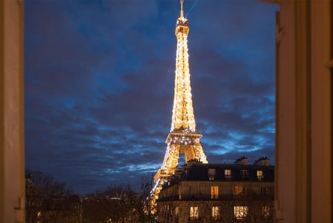 Savor Bergerac's unbelievable Eiffel Tower view every night!