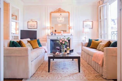 Welcome to the gorgeous and spacious Châteauneuf rental!