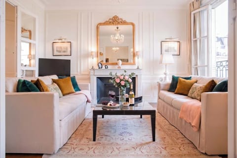 Welcome to the gorgeous and spacious Châteauneuf rental!