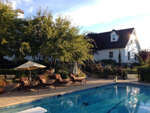 Carriage Loft, Pool and Spa.