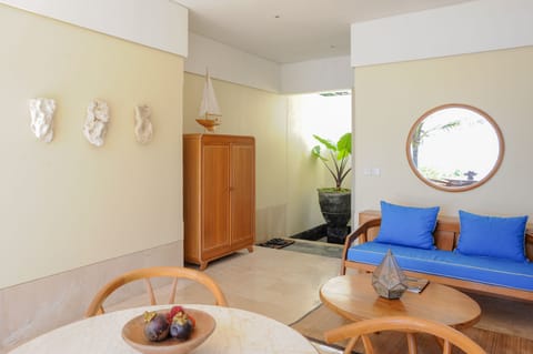 32-inch LED TV with cable channels, TV