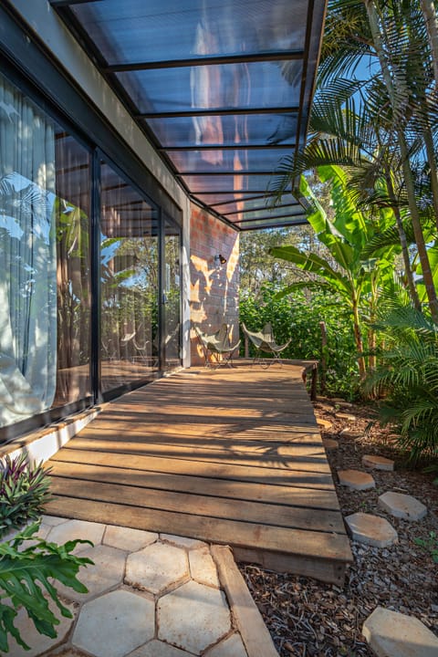 Design Bungalow, 1 Bedroom, Accessible, Garden View | Terrace/patio