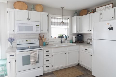 Lovely farmhouse inspired kitchen