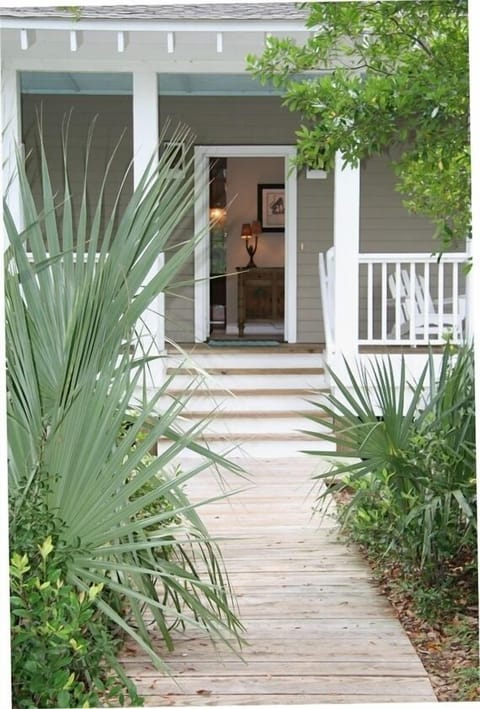 Welcome to Rum Runner! View from Wash Woods Way to Front Entrance.