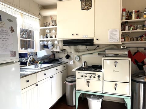 downstairs kitchen fully equipped