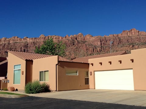 2 car garage and parking in driveway