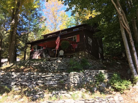 Beautiful, clean, cozy cabin situated above the south end of Lake Wallenpaupack