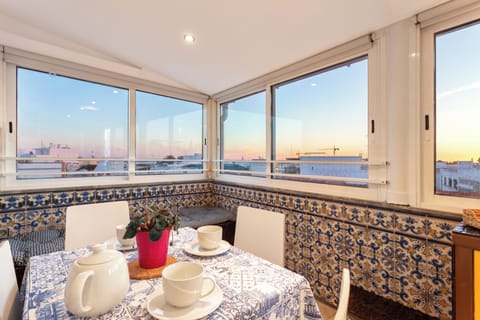 Panoramic Studio Suite, 1 Bedroom, Sea View | Private kitchen | Full-size fridge, microwave, oven, stovetop