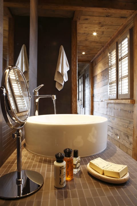 Premium Suite | Bathroom sink