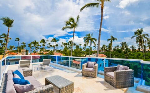 Penthouse Condo | Terrace/patio
