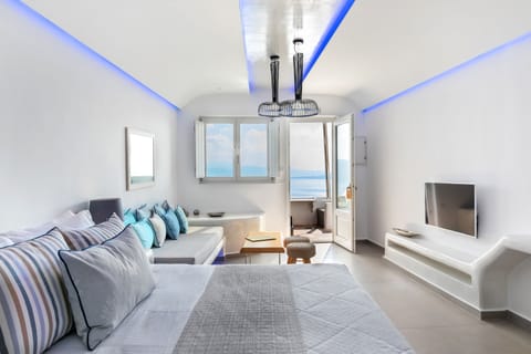 Suite, Hot Tub (Fable, Caldera View) | Minibar, in-room safe, desk, free WiFi