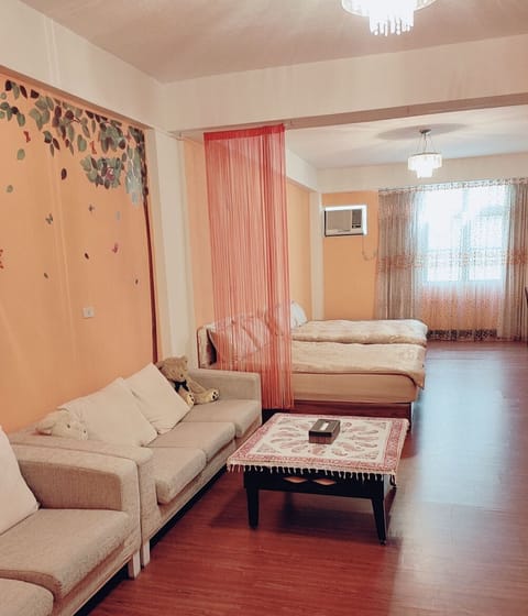 Quadruple Room | Desk, blackout drapes, rollaway beds, free WiFi