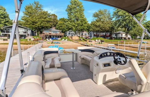 ★ "Great place for my family to gather and enjoy a week away. The boat was an added plus & well worth it!!"