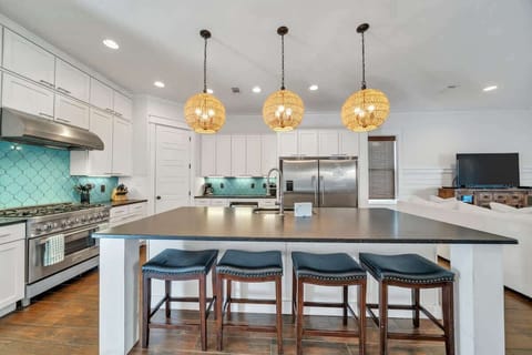Ample Seating at the Dine In Kitchen Bar 
