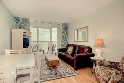 Oceanfront Living room