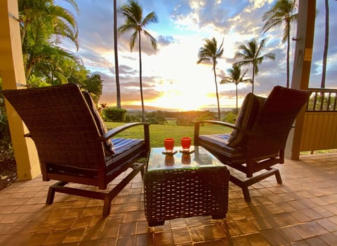 Sunset views with Molokini and Kaho'olawe.
