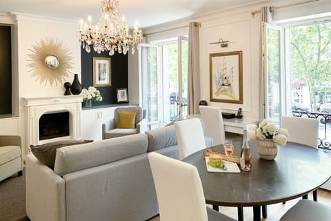 Welcome to the stylish and airy Beaujolais rental!