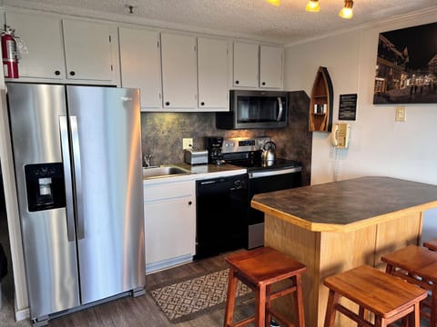 Kitchen / Dining area
