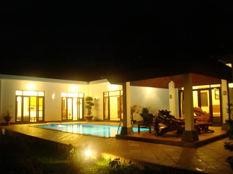 villa at night
