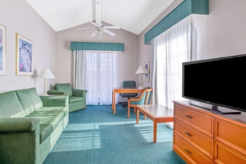 1 King Bed, One-Bedroom Suite, Non-Smoking | Premium bedding, individually furnished, desk, laptop workspace