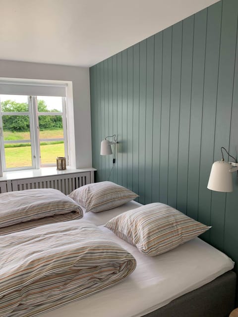 Madelaine | Free WiFi, bed sheets