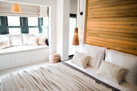 Comfort Triple Room, Pool View | Iron/ironing board, free WiFi, bed sheets