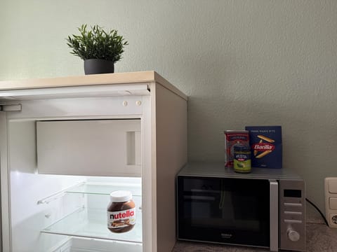 Basic House | Private kitchen | Fridge, oven, dishwasher, cookware/dishes/utensils