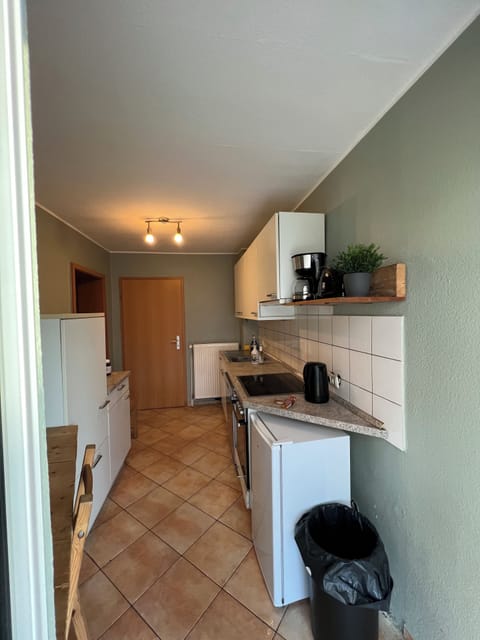 Basic House | Private kitchen | Fridge, oven, dishwasher, cookware/dishes/utensils