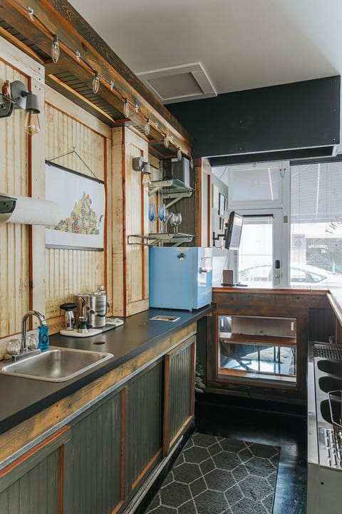 Luxury Room, Ensuite (The Storefront) | Bar (on property)