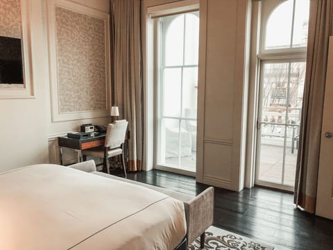 Suite (Whitney Suite) | Frette Italian sheets, premium bedding, down comforters, pillowtop beds