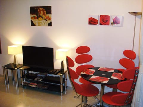 Seating area in the studio with free Wifi, Sony LED TV and Blu Ray DVD player