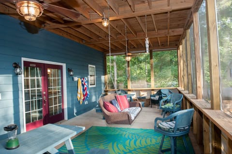 Screened porch downstairs 