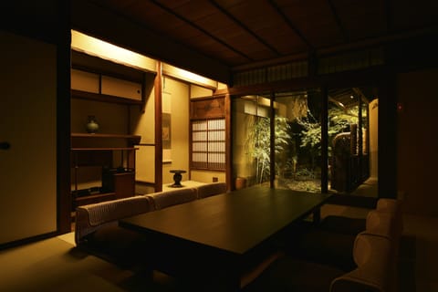 Whole Rent Town House | In-room dining