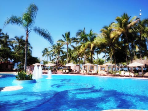 Outdoor pool, cabanas (surcharge), pool umbrellas