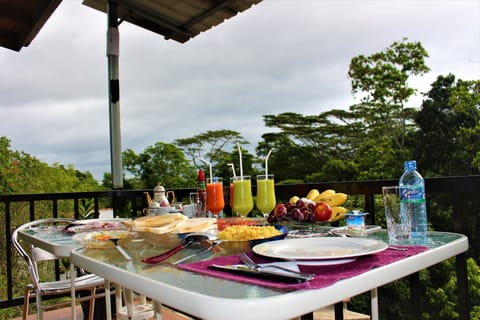 Luxury Double Room, 1 Queen Bed, Balcony, Mountain View | Outdoor dining