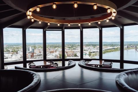 4 restaurants, breakfast, lunch, dinner served; American cuisine