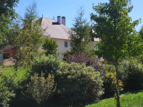 Explorez notre parc et laissez-vous porter par la détente au Relais des Deux Tours