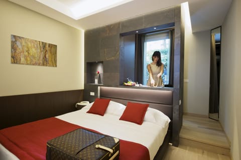 Junior Double Room, 1 Double Bed | Hypo-allergenic bedding, free minibar, in-room safe, desk