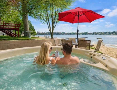 [Patio] Relaxation, with a wonderful lakeview