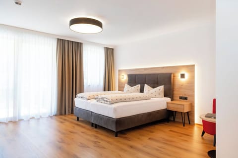 Hypo-allergenic bedding, in-room safe, cribs/infant beds, free WiFi