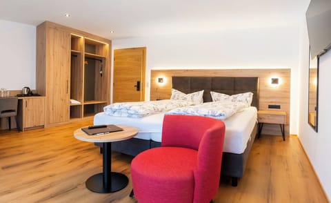 Hypo-allergenic bedding, in-room safe, cribs/infant beds, free WiFi